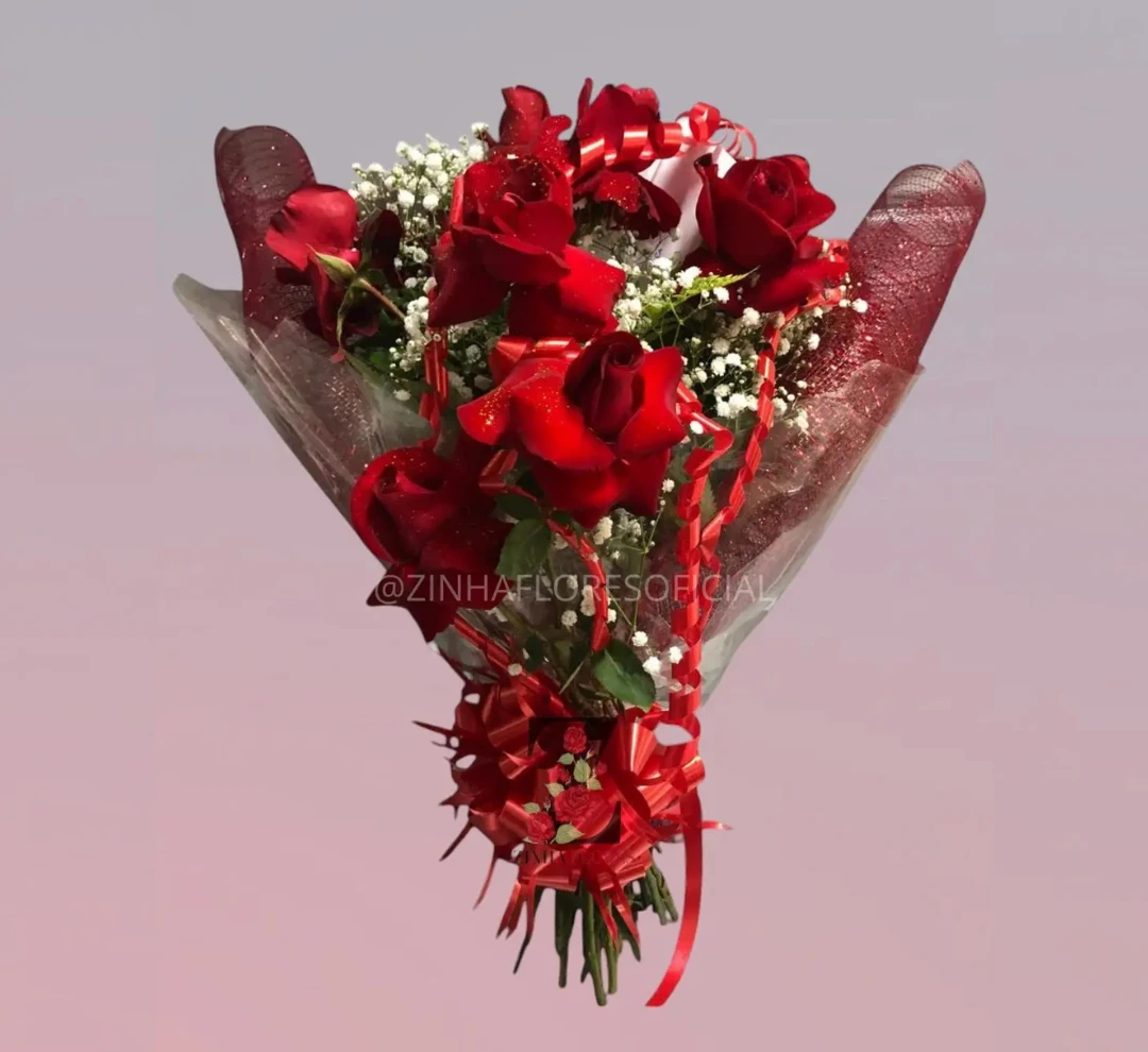 RAMALHETE 8 ROSAS VERMELHAS